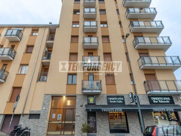 appartamento in vendita a Milano in zona Famagosta