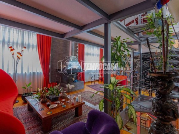 appartamento in vendita a Milano in zona Segnano