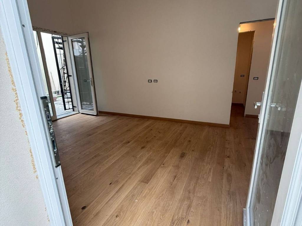 appartamento in vendita a Milano in zona Piazzale Lodi