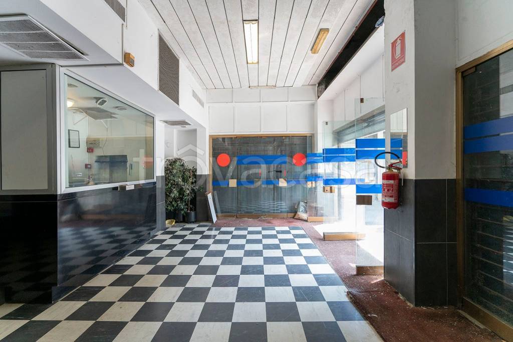 negozio in vendita a Milano in zona Feltre