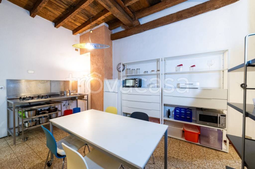 appartamento in vendita a Milano in zona Porta Ticinese