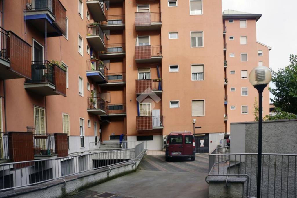 appartamento in vendita a Milano in zona Niguarda