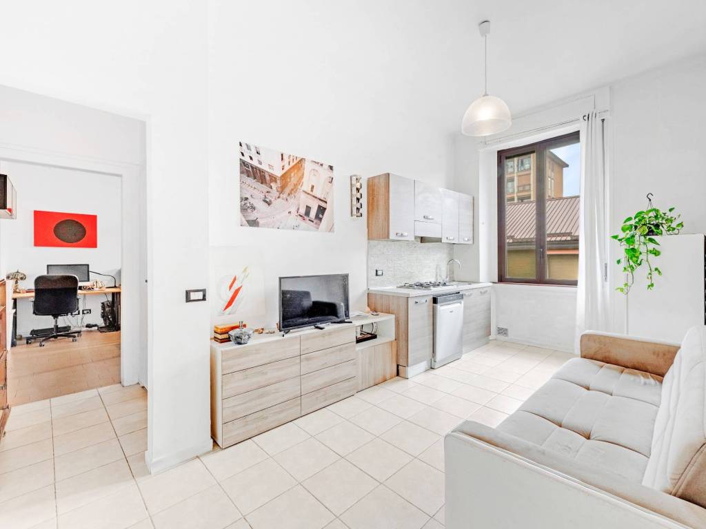 appartamento in vendita a Milano in zona Famagosta