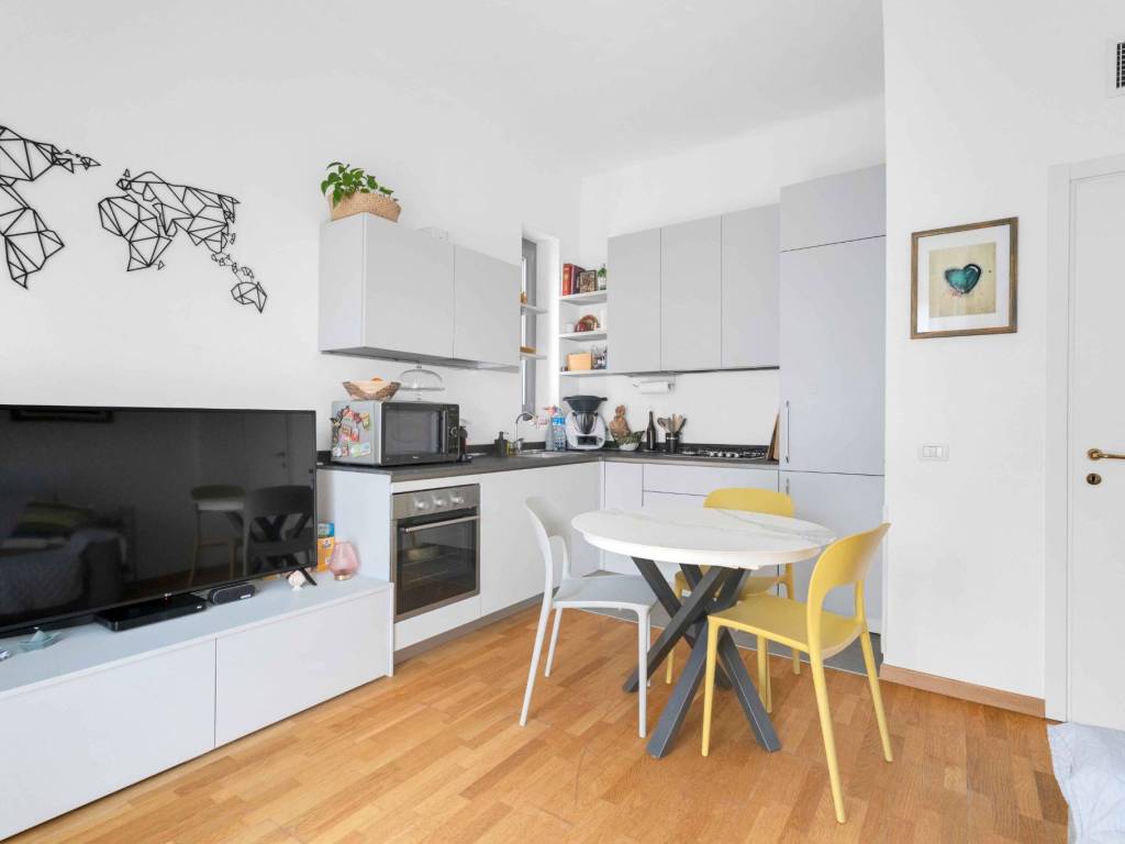 appartamento in vendita a Milano in zona Vigentino