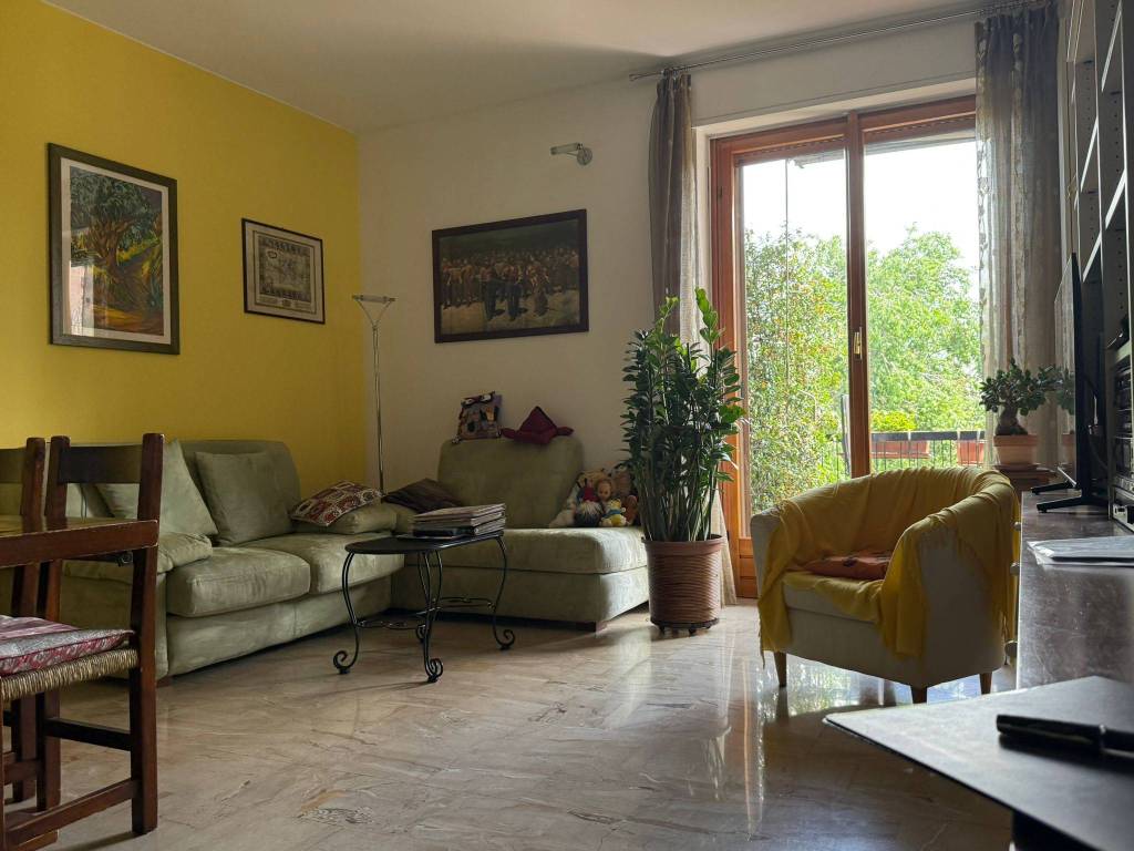 appartamento in vendita a Milano in zona Barona