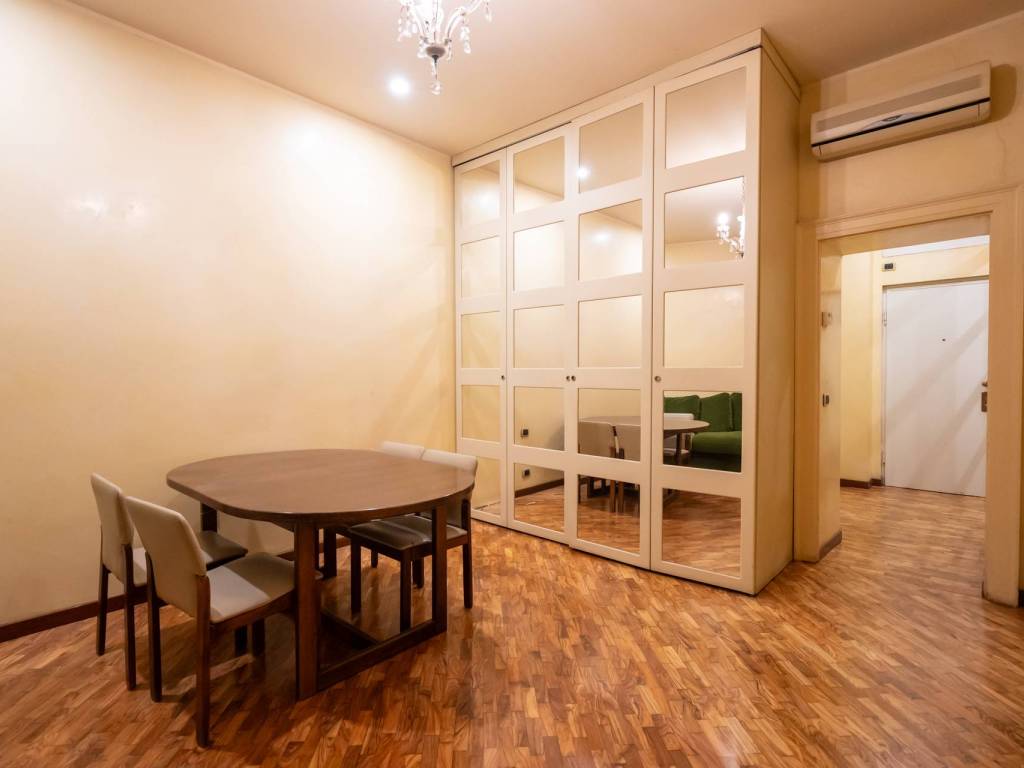 appartamento in vendita a Milano in zona Porta Nuova