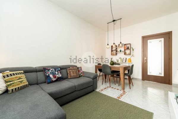 appartamento in vendita a Milano in zona Lorenteggio