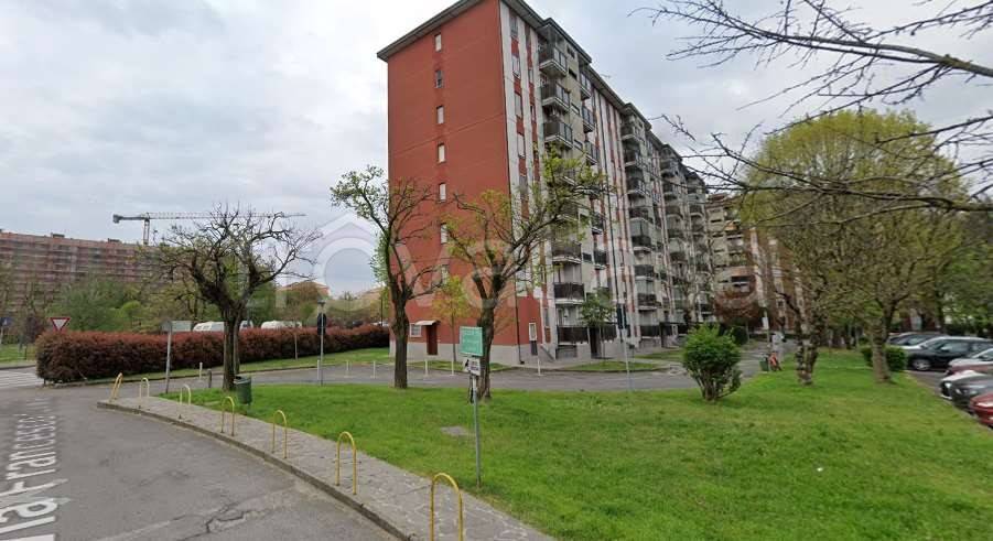 appartamento in vendita a Milano in zona Gallaratese