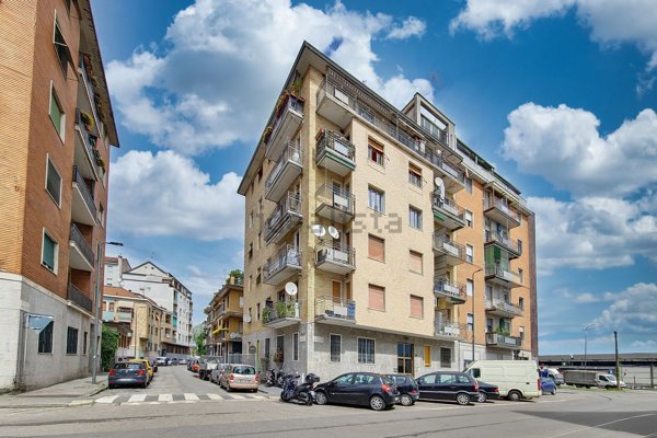 appartamento in vendita a Milano in zona Porta Vittoria