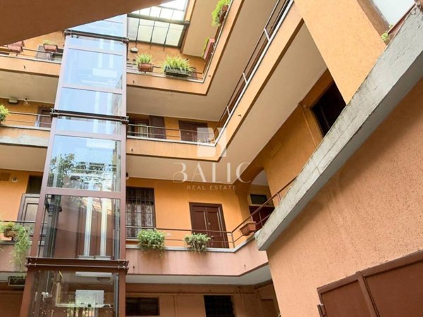 appartamento in vendita a Milano in zona Porta Venezia