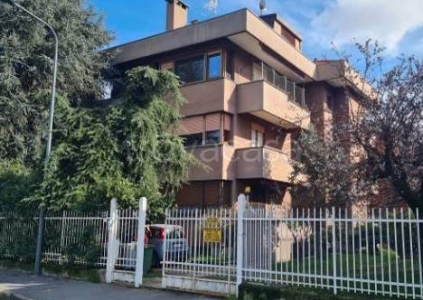 appartamento in vendita a Milano in zona Baggio