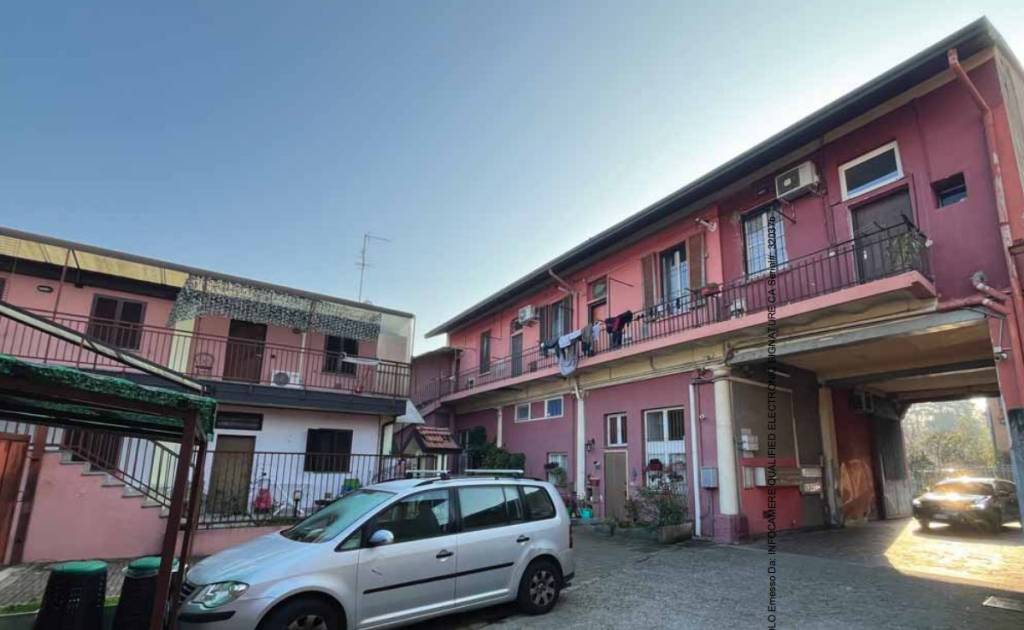 appartamento in vendita a Milano in zona Baggio