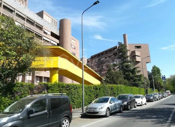 negozio in vendita a Milano in zona Gallaratese
