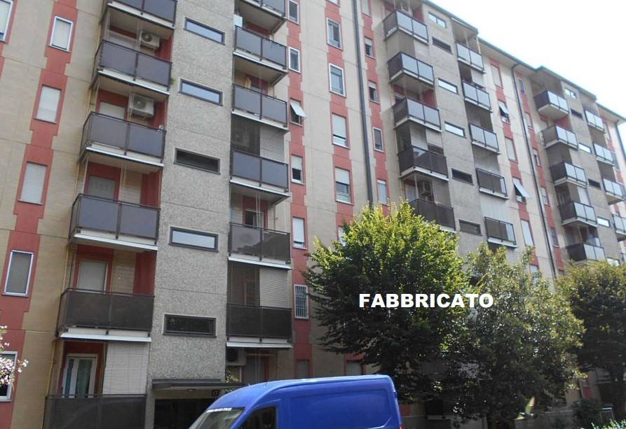 appartamento in vendita a Milano in zona Gallaratese