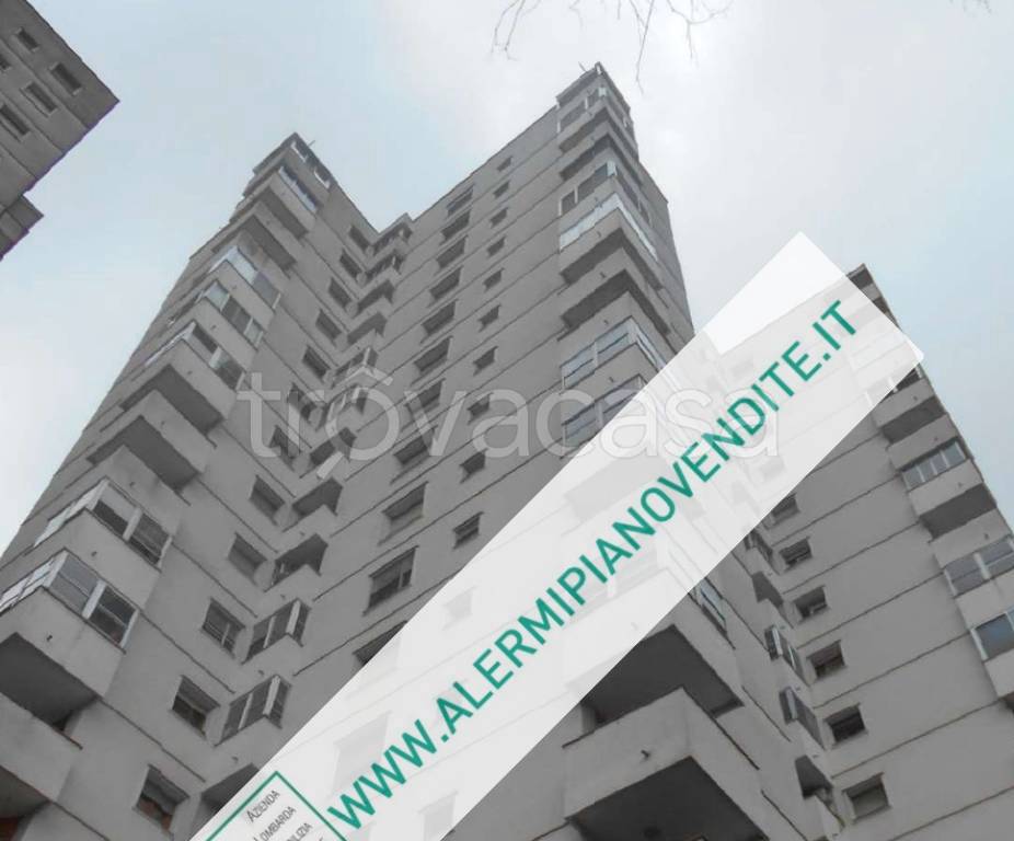 appartamento in vendita a Milano in zona Gratosoglio