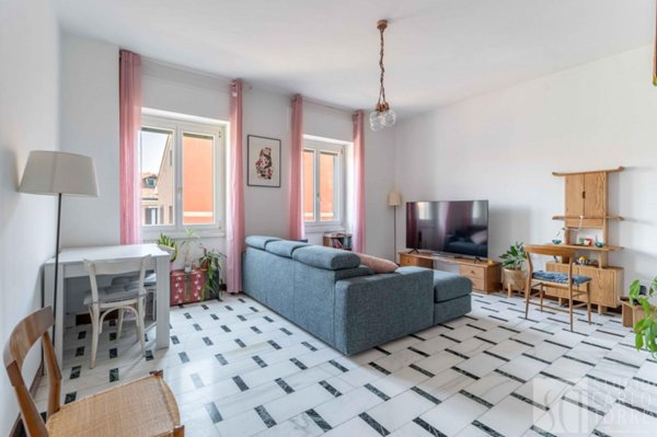 appartamento in vendita a Milano in zona Porta Genova