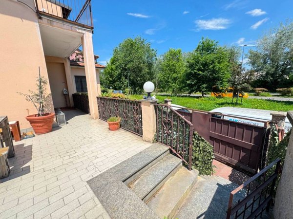 casa indipendente in vendita a Milano in zona Bovisasca