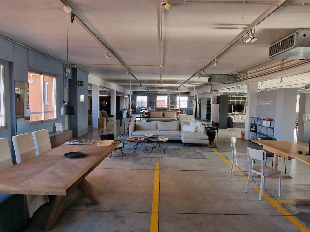 ufficio in vendita a Milano in zona Crescenzago