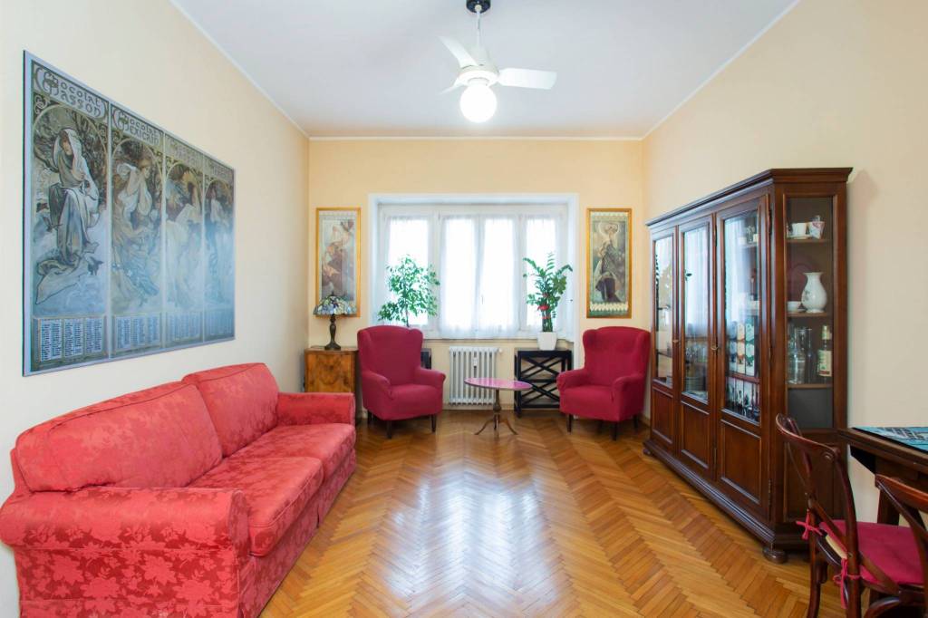 appartamento in vendita a Milano in zona Centro Direzionale
