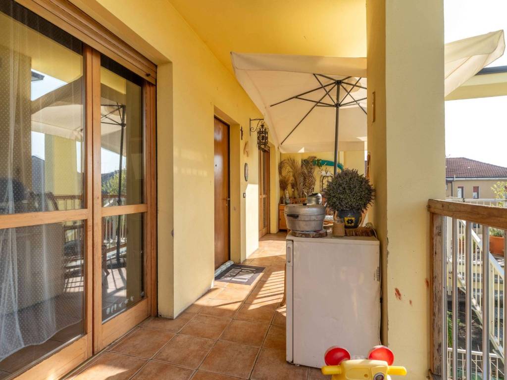 appartamento in vendita a Milano in zona Baggio