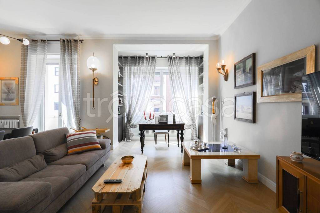 appartamento in vendita a Milano in zona Centro Direzionale