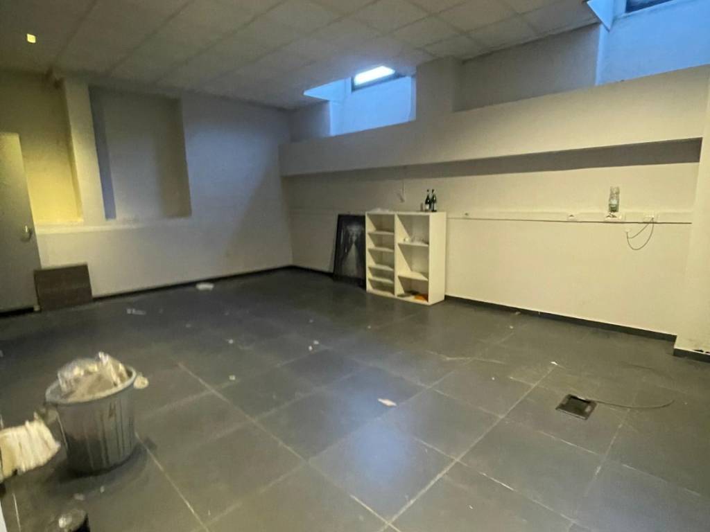 negozio in vendita a Milano in zona Solari