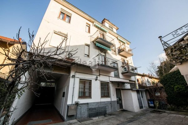 appartamento in vendita a Milano in zona Baggio