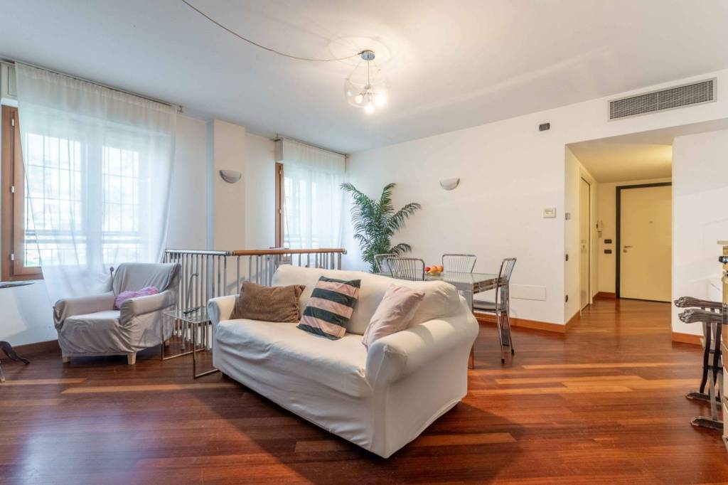 appartamento in vendita a Milano in zona Porta Genova
