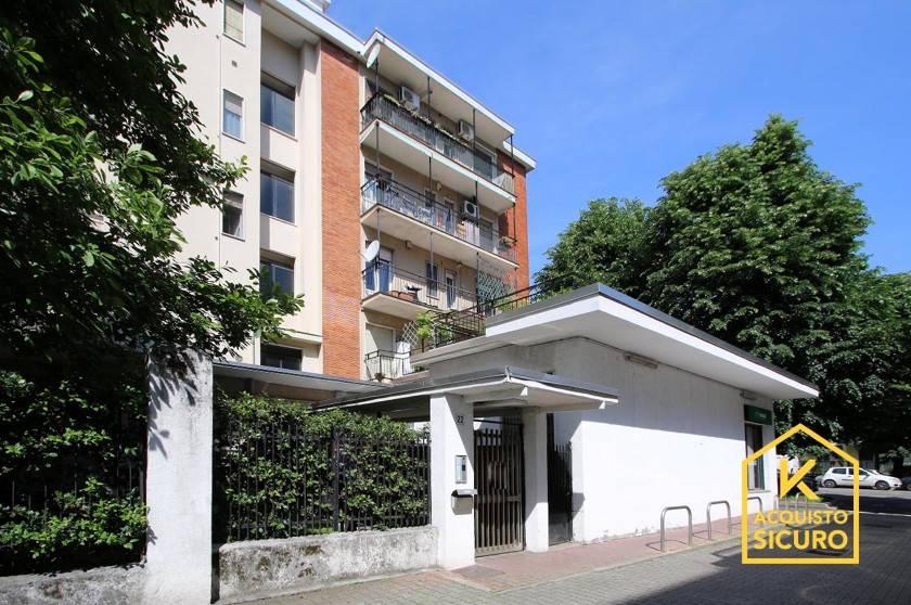 appartamento in vendita a Milano in zona Ponte Lambro