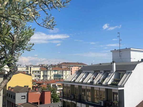 appartamento in vendita a Milano in zona Casoretto