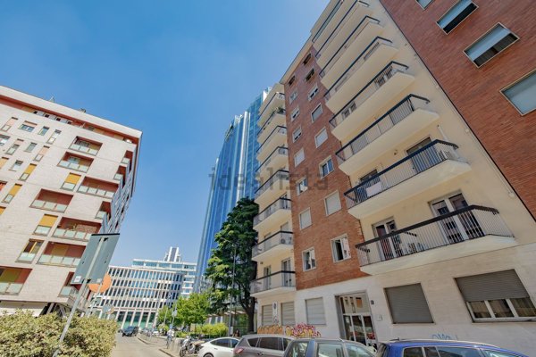 appartamento in vendita a Milano in zona Porta Garibaldi