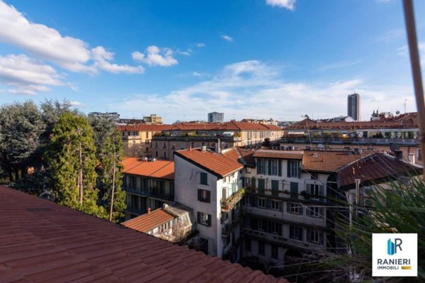 appartamento in vendita a Milano in zona Guastalla