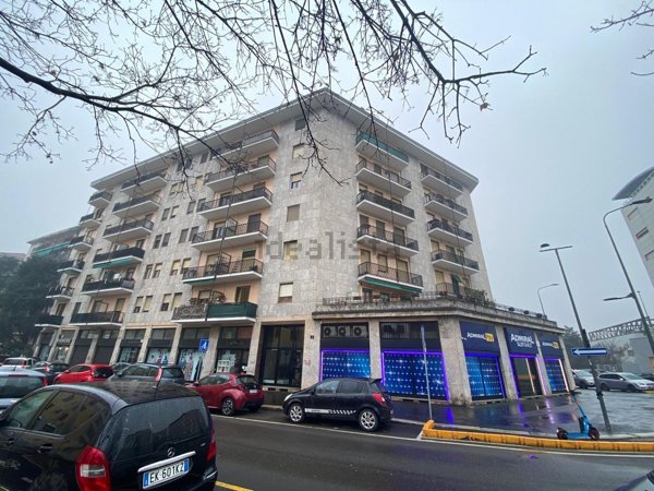 appartamento in vendita a Milano in zona Piazzale Lodi
