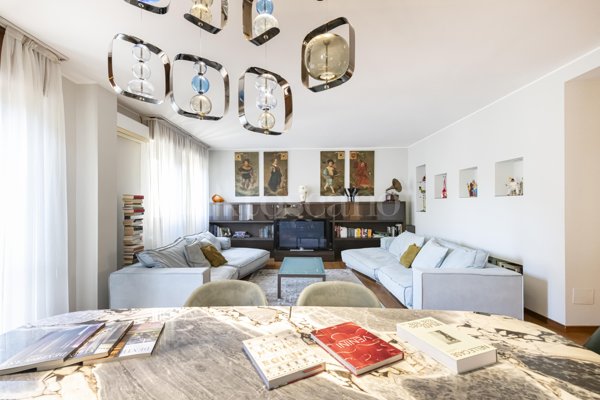 appartamento in vendita a Milano in zona Forlanini