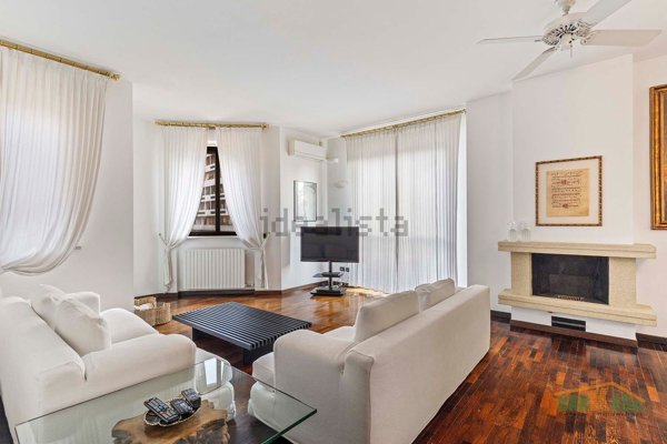 appartamento in vendita a Milano in zona Maggiolina