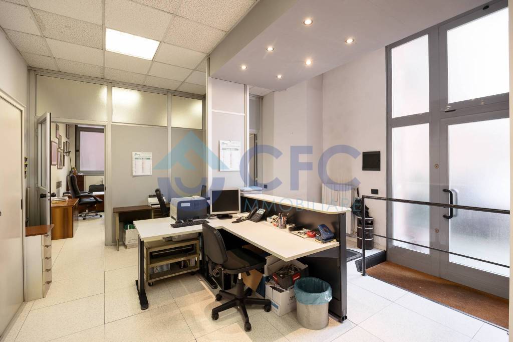 ufficio in vendita a Milano in zona Loreto