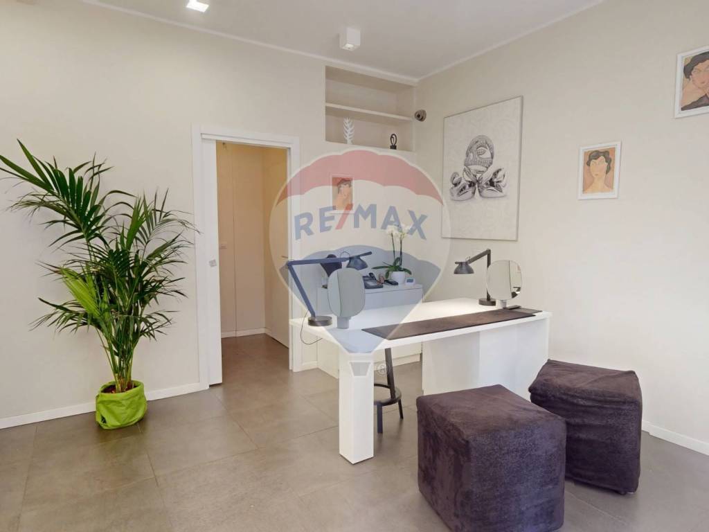 negozio in vendita a Milano in zona Porta Vittoria