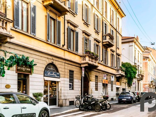 appartamento in vendita a Milano in zona Guastalla