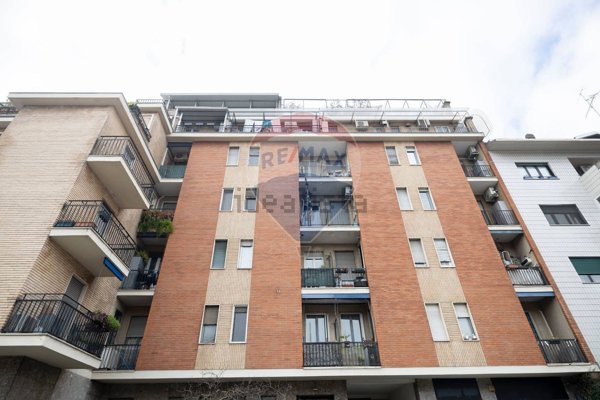 appartamento in vendita a Milano in zona Casoretto