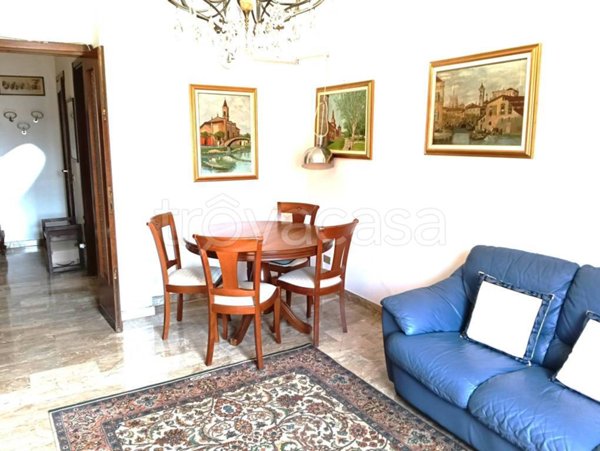 appartamento in vendita a Milano in zona Corvetto