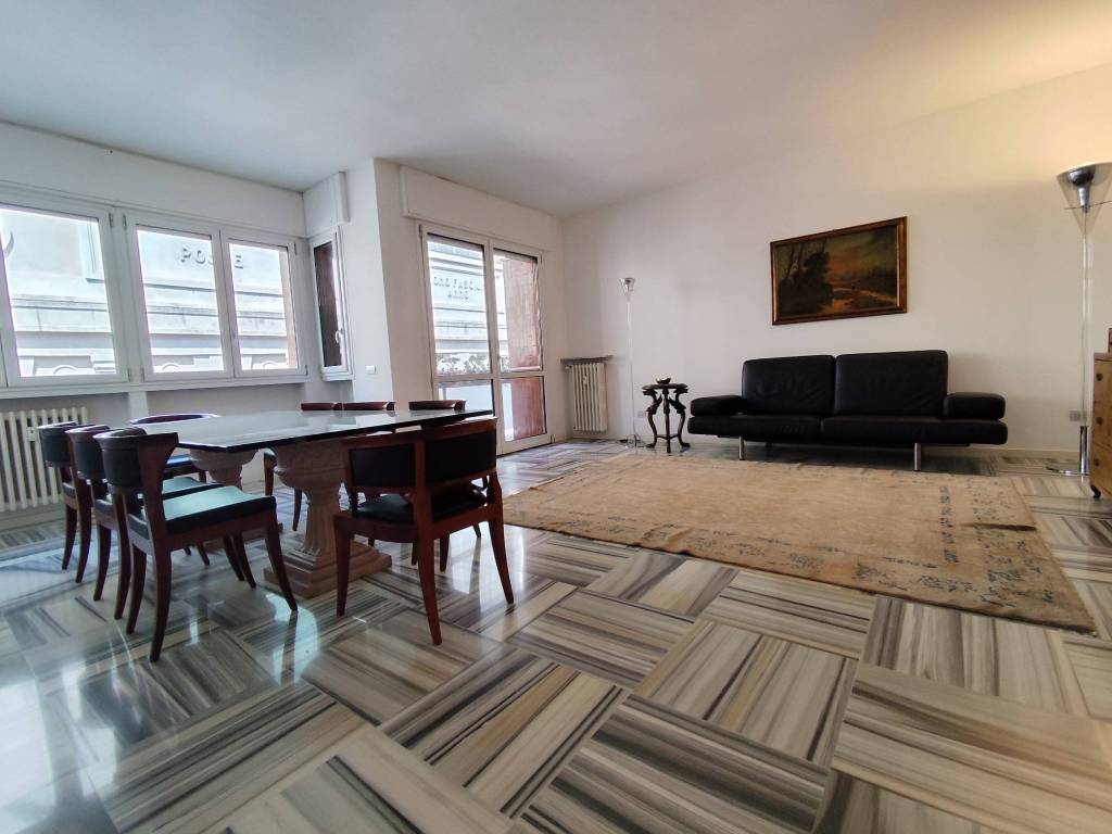 appartamento in vendita a Milano in zona Centro Direzionale
