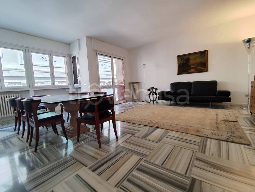 appartamento in vendita a Milano in zona Loreto