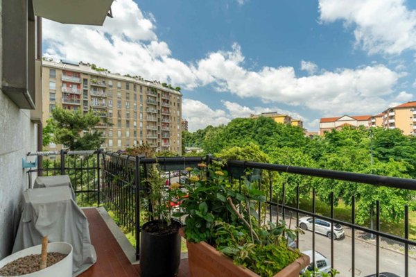 appartamento in vendita a Milano in zona Famagosta