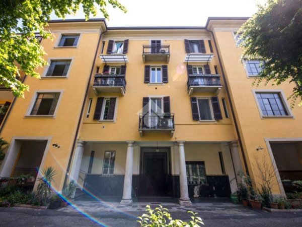 appartamento in vendita a Milano in zona Bocconi