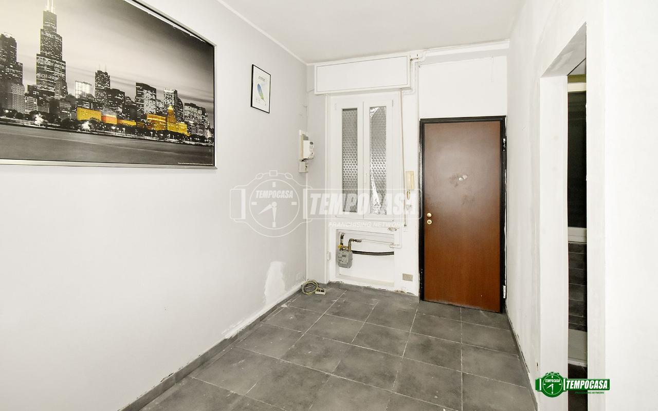 appartamento in vendita a Milano in zona Famagosta
