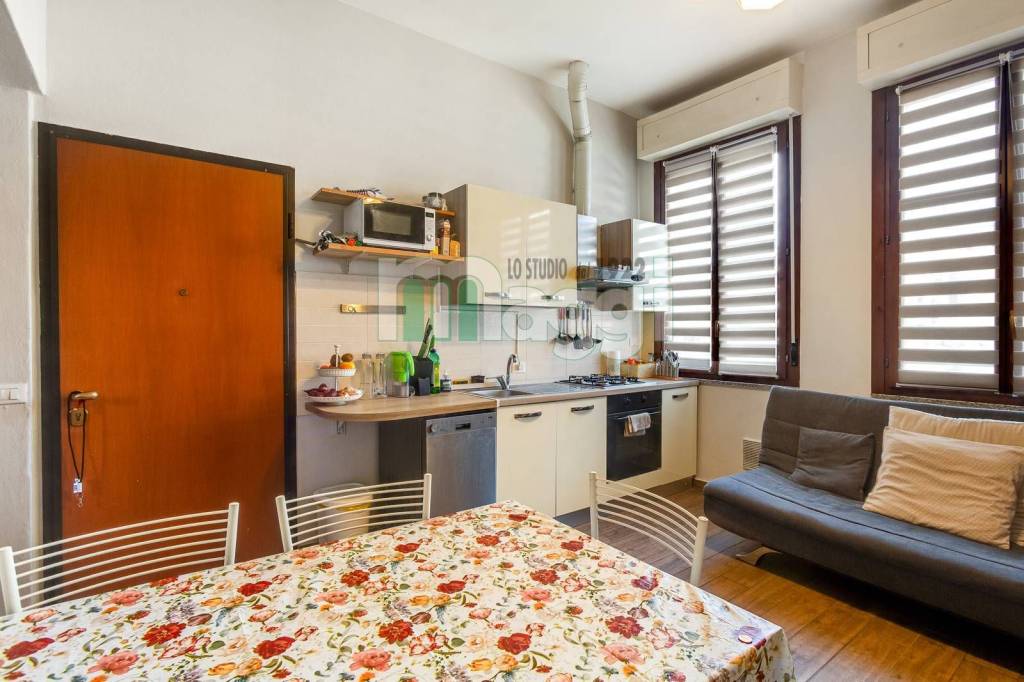 appartamento in vendita a Milano in zona Dergano