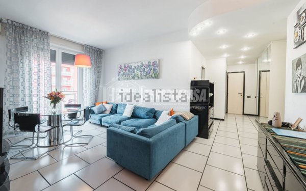appartamento in vendita a Milano in zona Lorenteggio