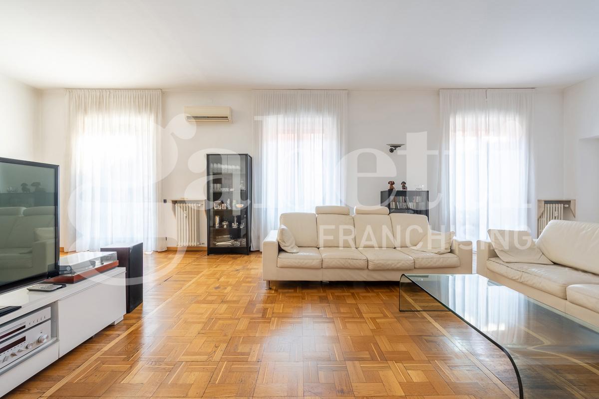 appartamento in vendita a Milano in zona Porta Venezia