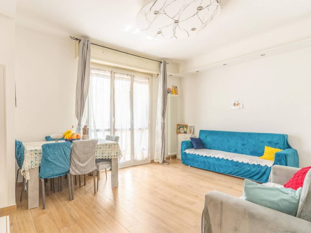 appartamento in vendita a Milano in zona Lorenteggio