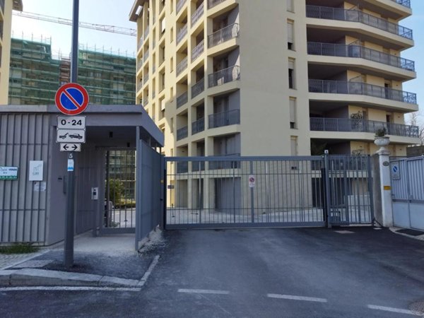 negozio in vendita a Milano in zona Musocco